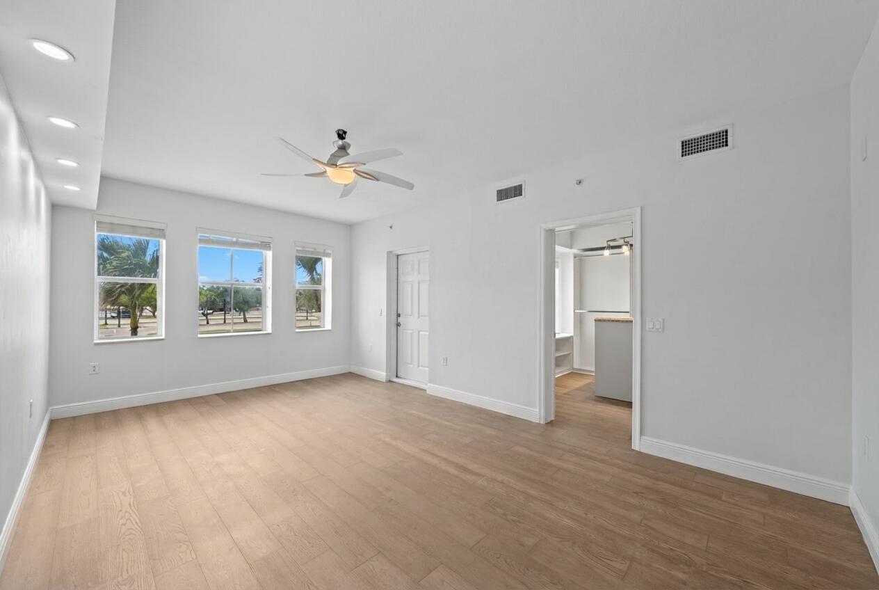 OCEAN PLAZA ON DEERFIELD BEACH - Residential