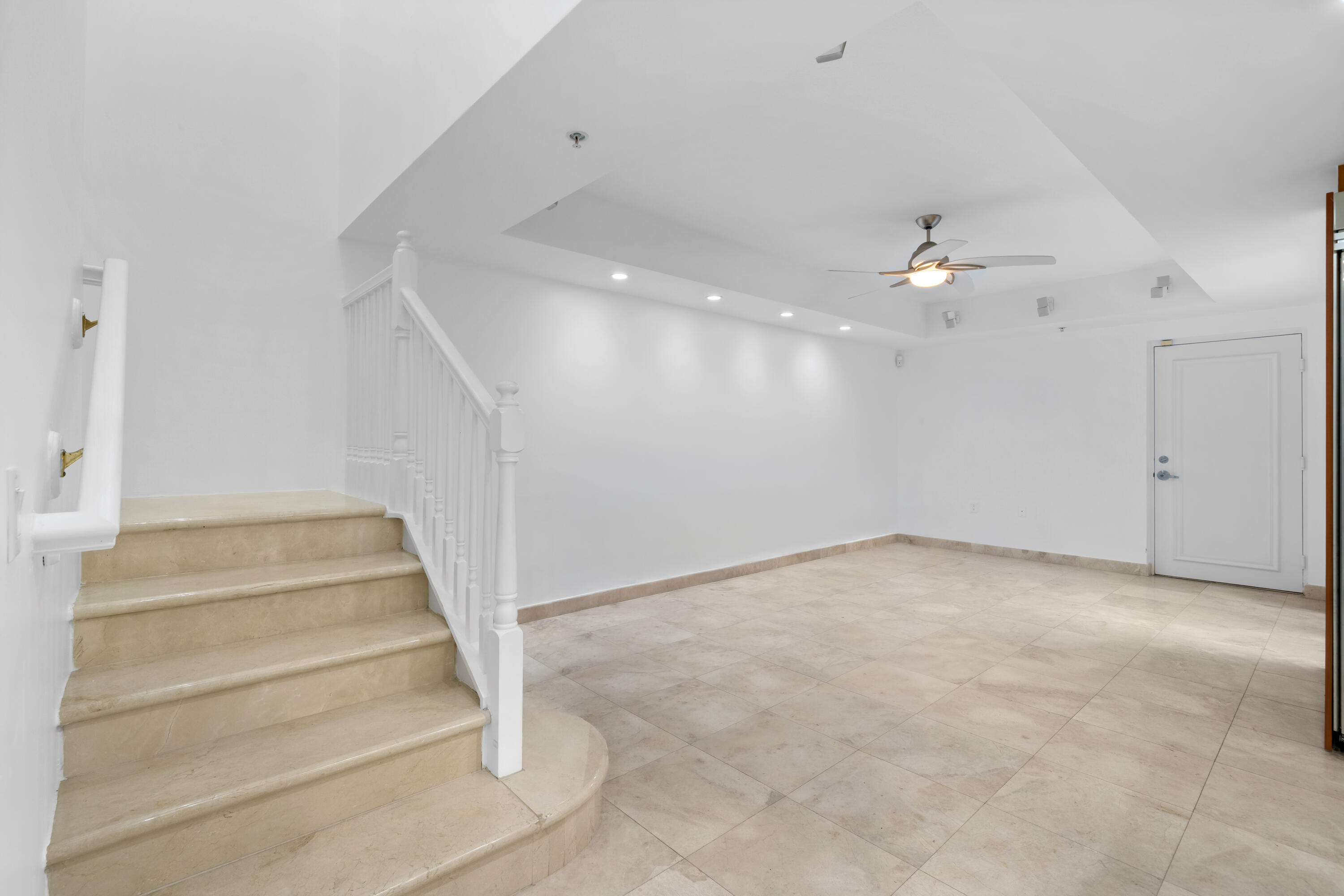 OCEAN PLAZA ON DEERFIELD BEACH - Residential