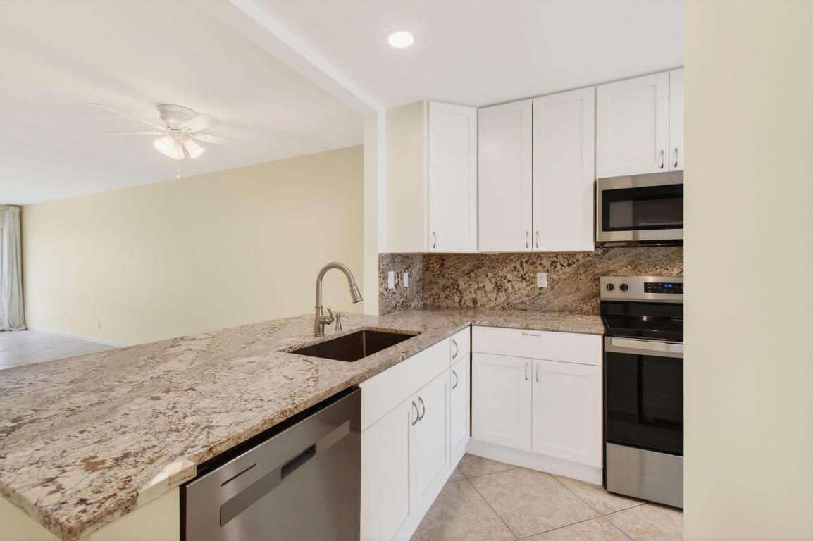 PALM GREENS AT VILLA DEL RAY CONDO II - Residential