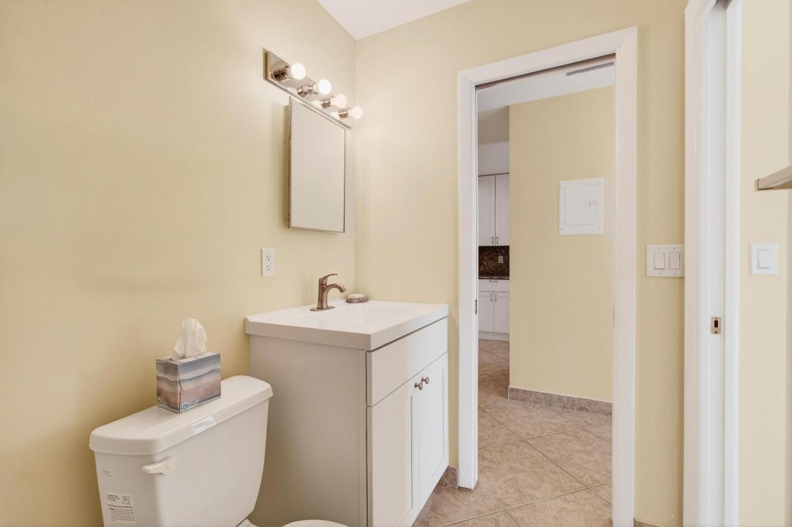 PALM GREENS AT VILLA DEL RAY CONDO II - Residential