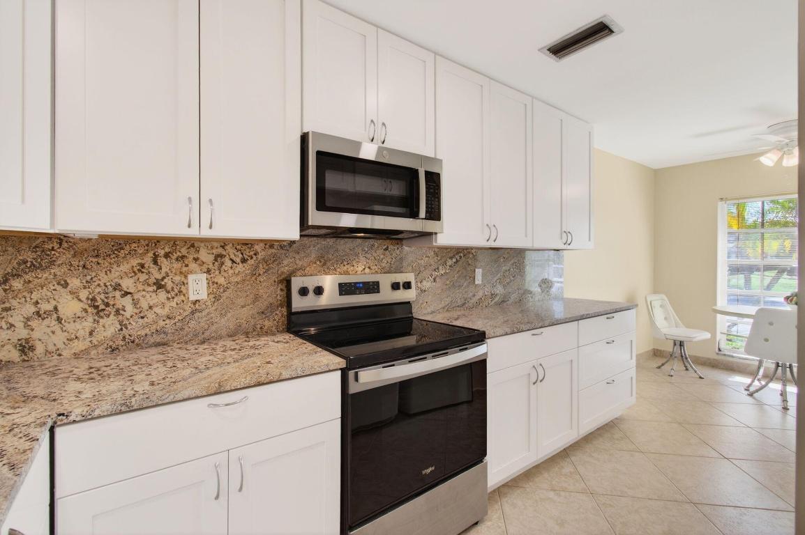 PALM GREENS AT VILLA DEL RAY CONDO II - Residential