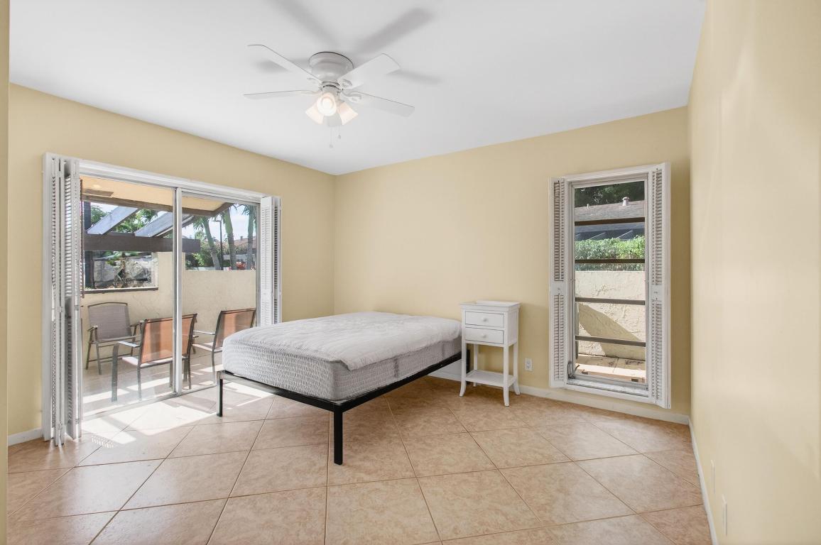 PALM GREENS AT VILLA DEL RAY CONDO II - Residential