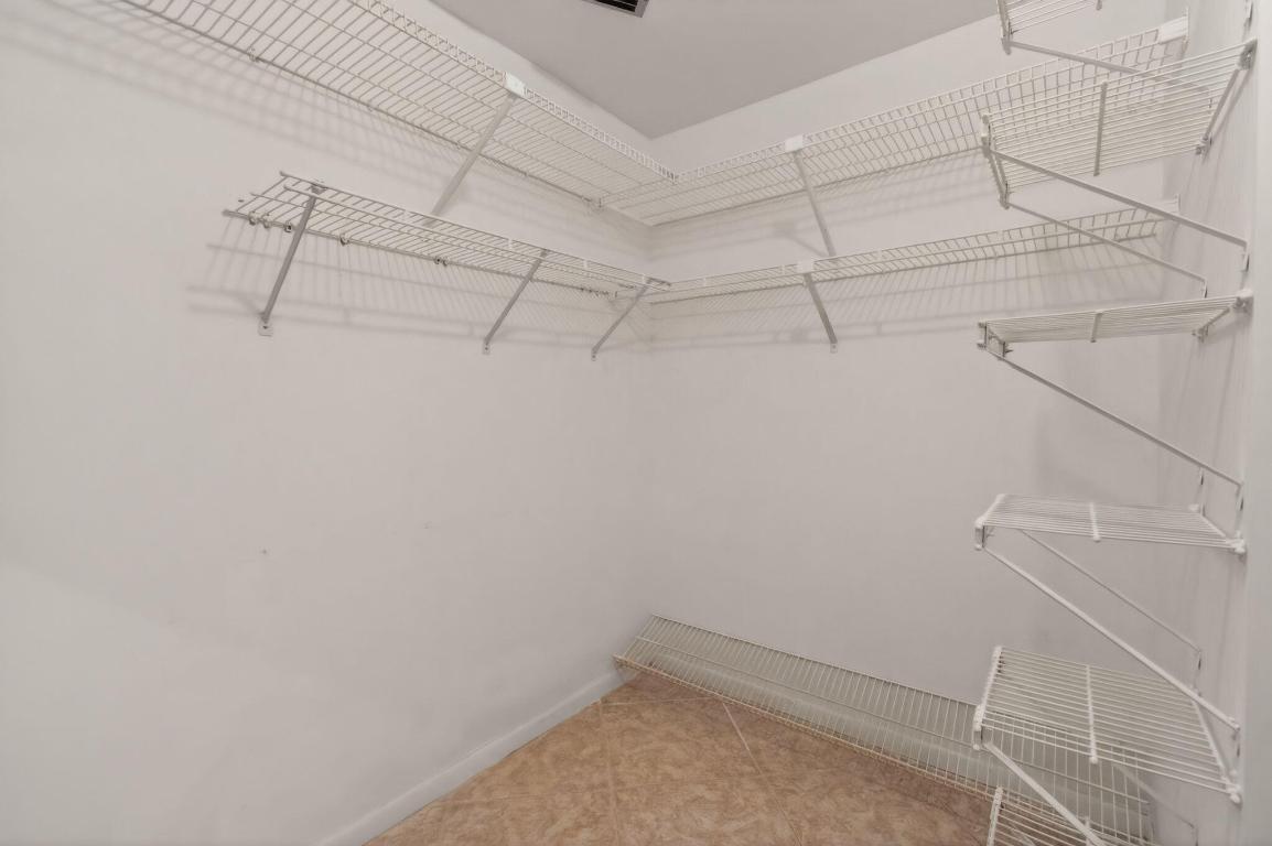 PALM GREENS AT VILLA DEL RAY CONDO II - Residential