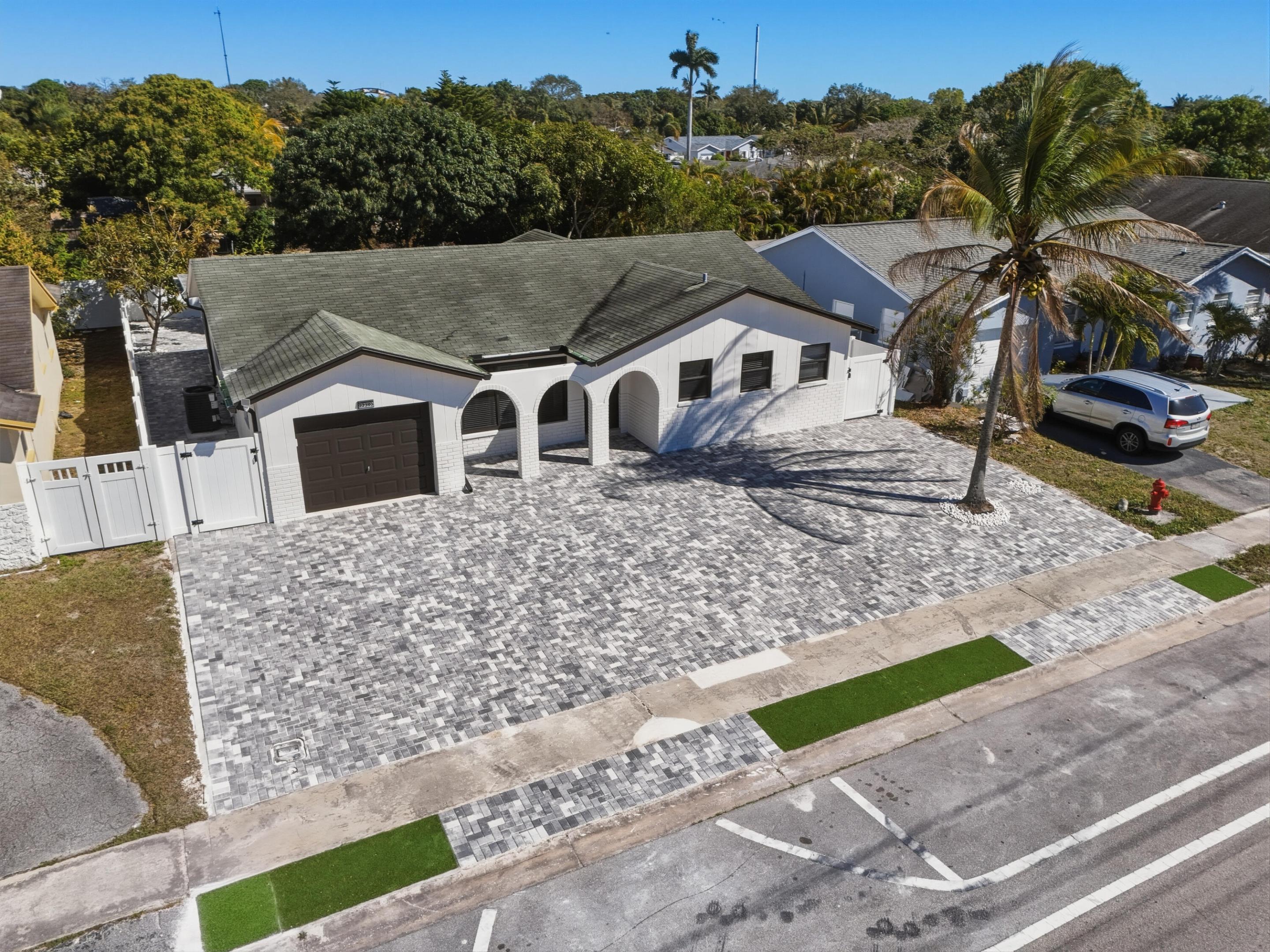 22390 SW 66th Avenue