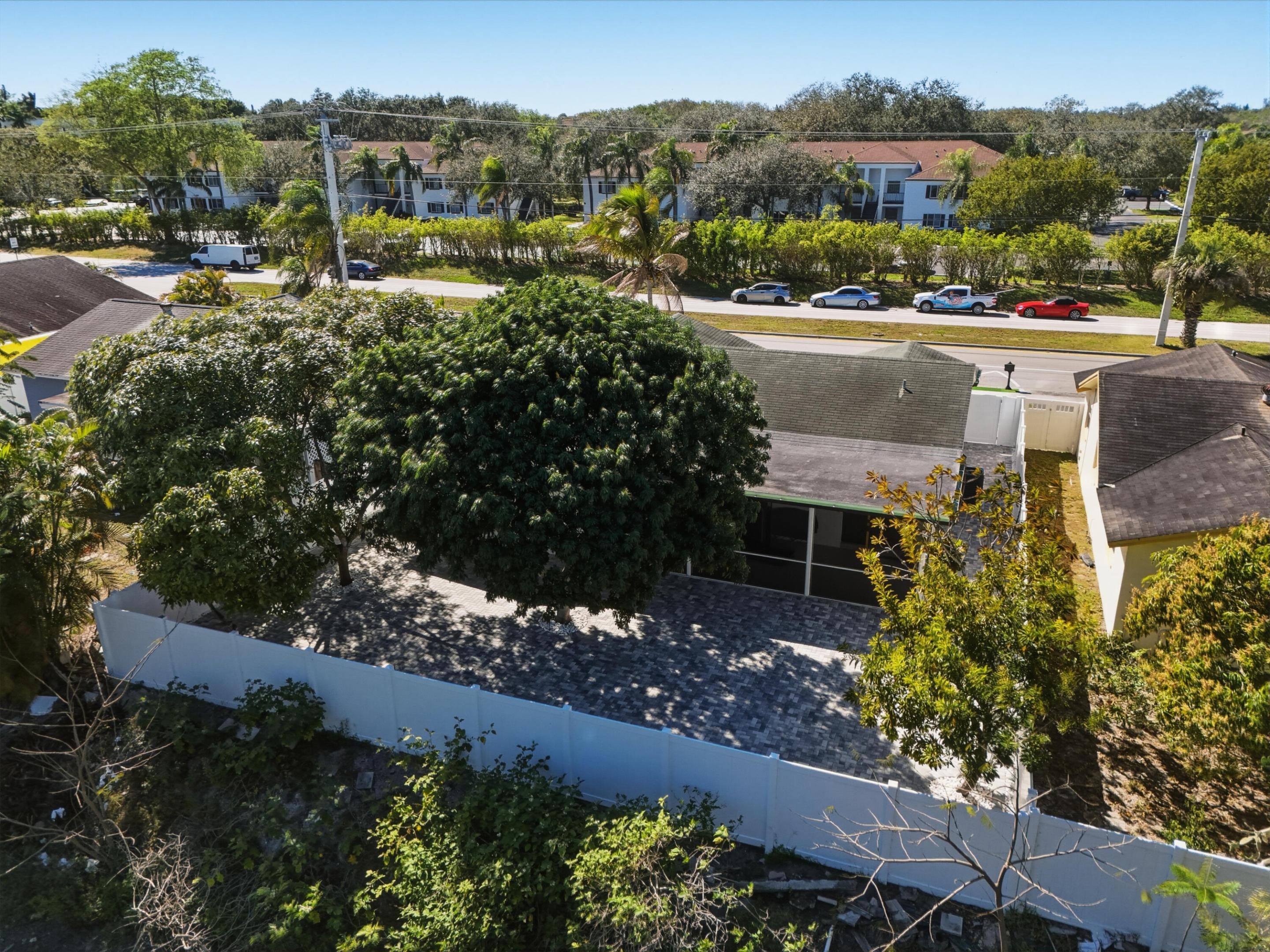 SANDALFOOT COVE SEC 3 - Residential