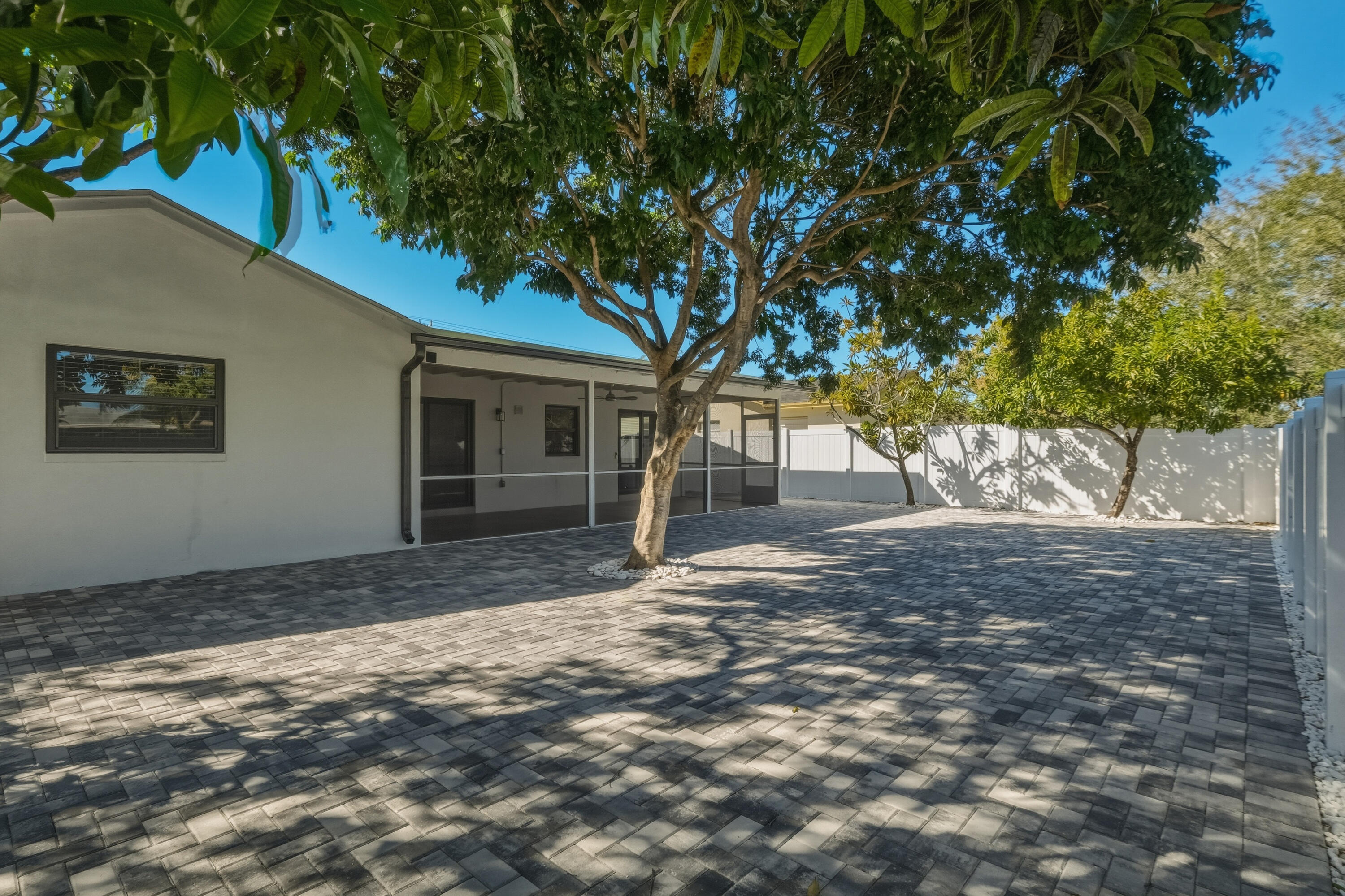 SANDALFOOT COVE SEC 3 - Residential