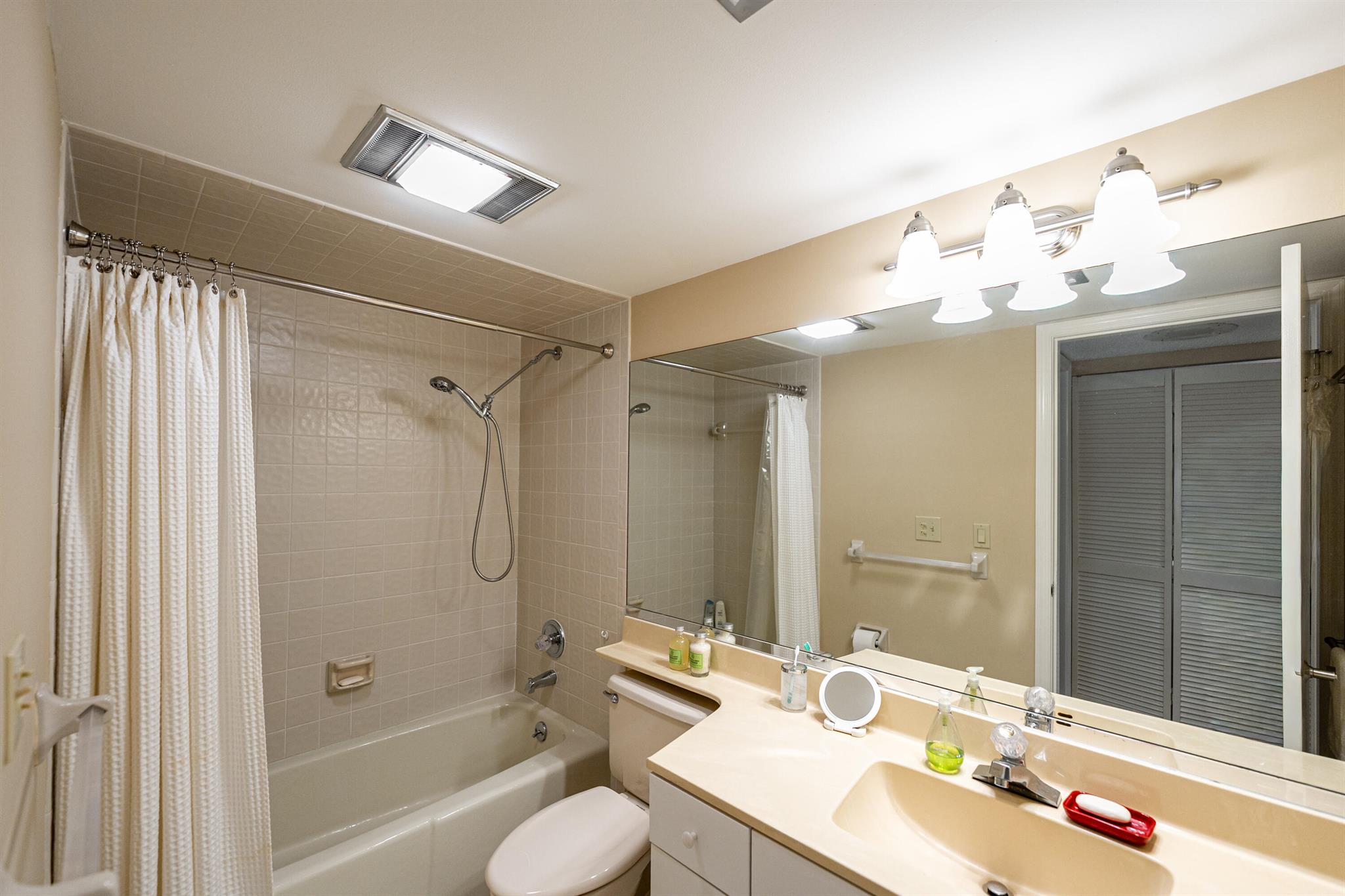 FAIRWAY APARTMENTS CONDO - Residential Lease