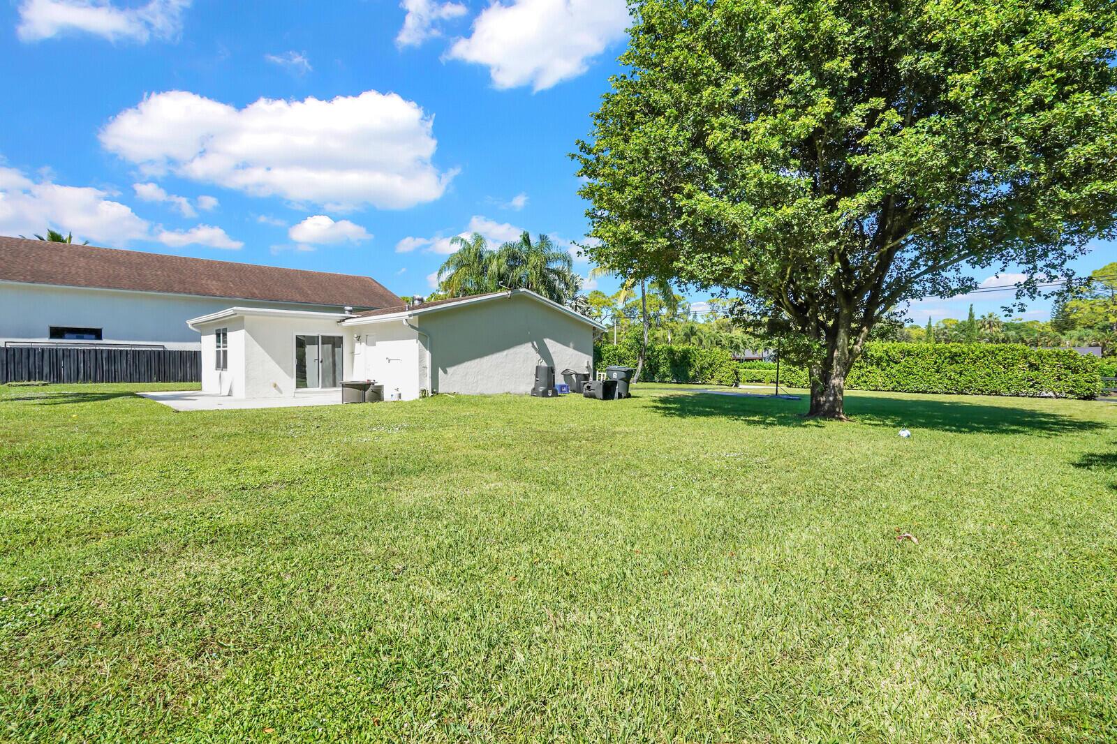 PALM BEACH RANCHETTES - Residential Lease