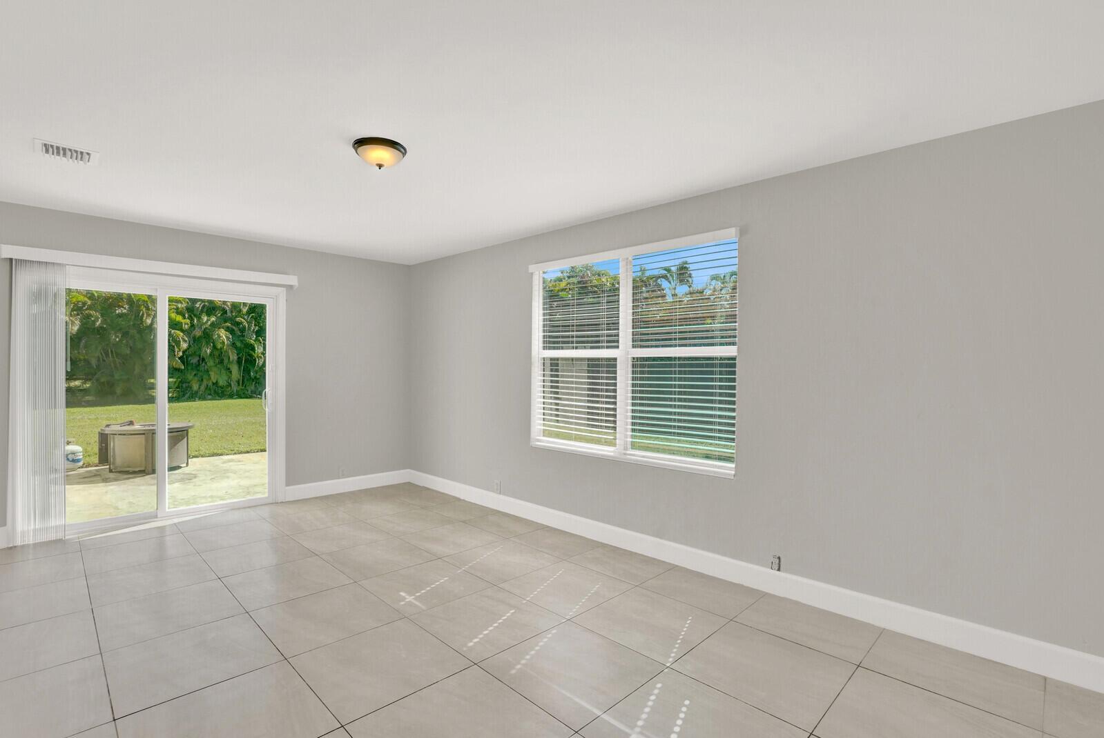 PALM BEACH RANCHETTES - Residential Lease