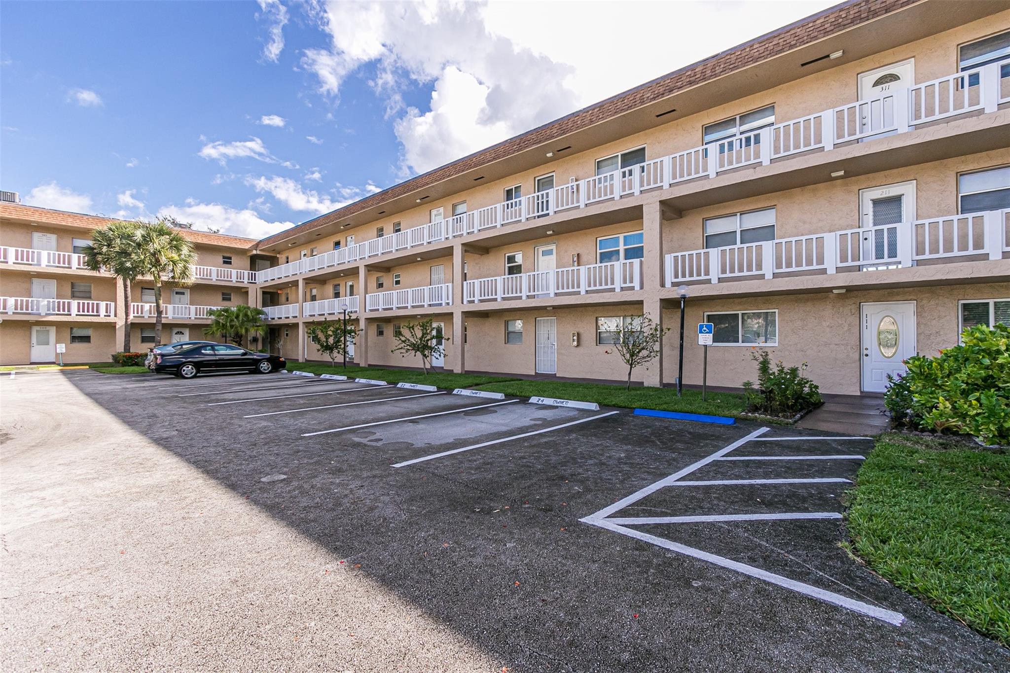 Natura Condo 4 - Residential