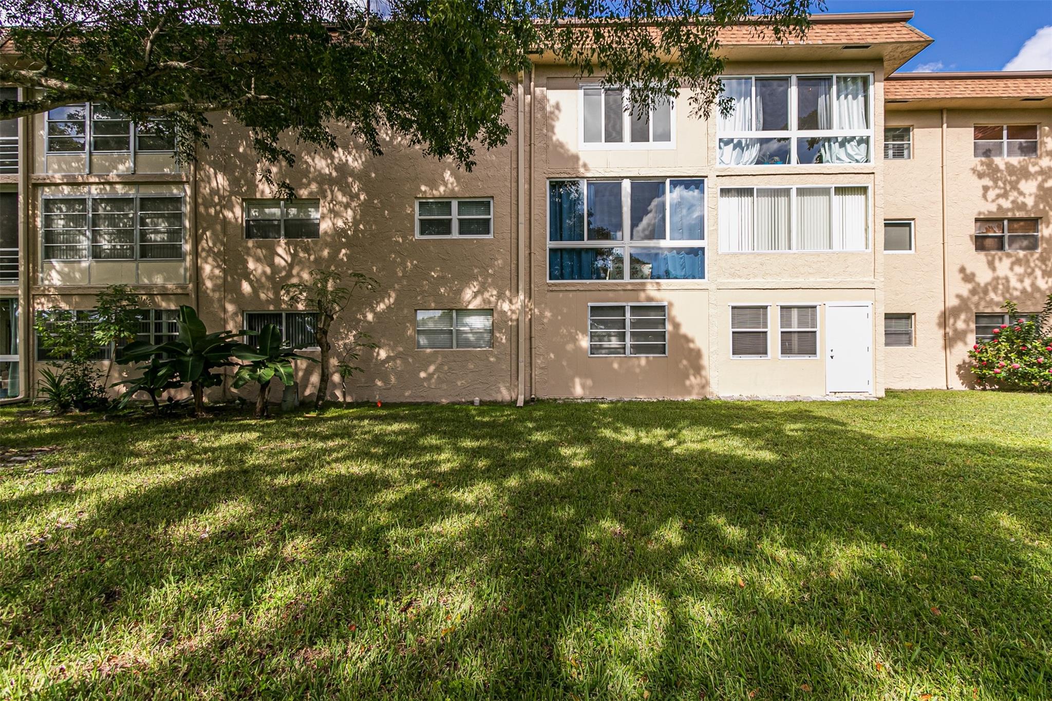 Natura Condo 4 - Residential