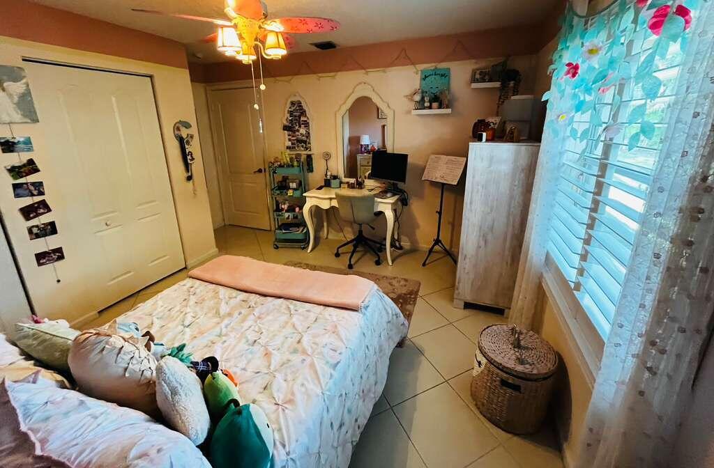 GREENVIEW SHORES 1 OF WELLINGTON - Residential Lease