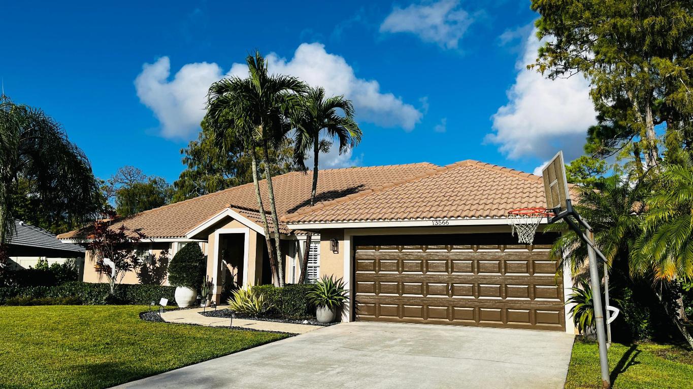 GREENVIEW SHORES 1 OF WELLINGTON - Residential Lease