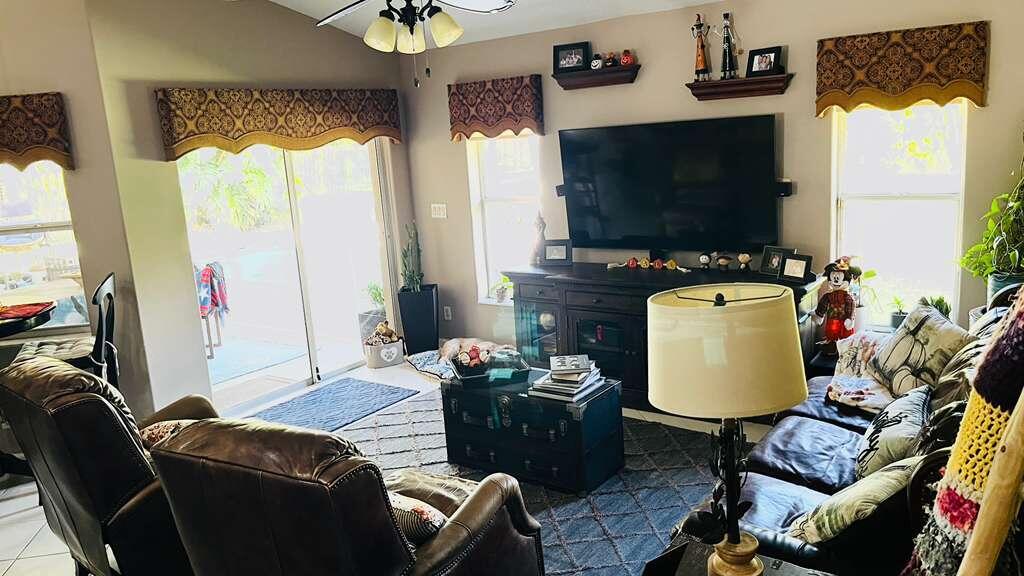 GREENVIEW SHORES 1 OF WELLINGTON - Residential Lease