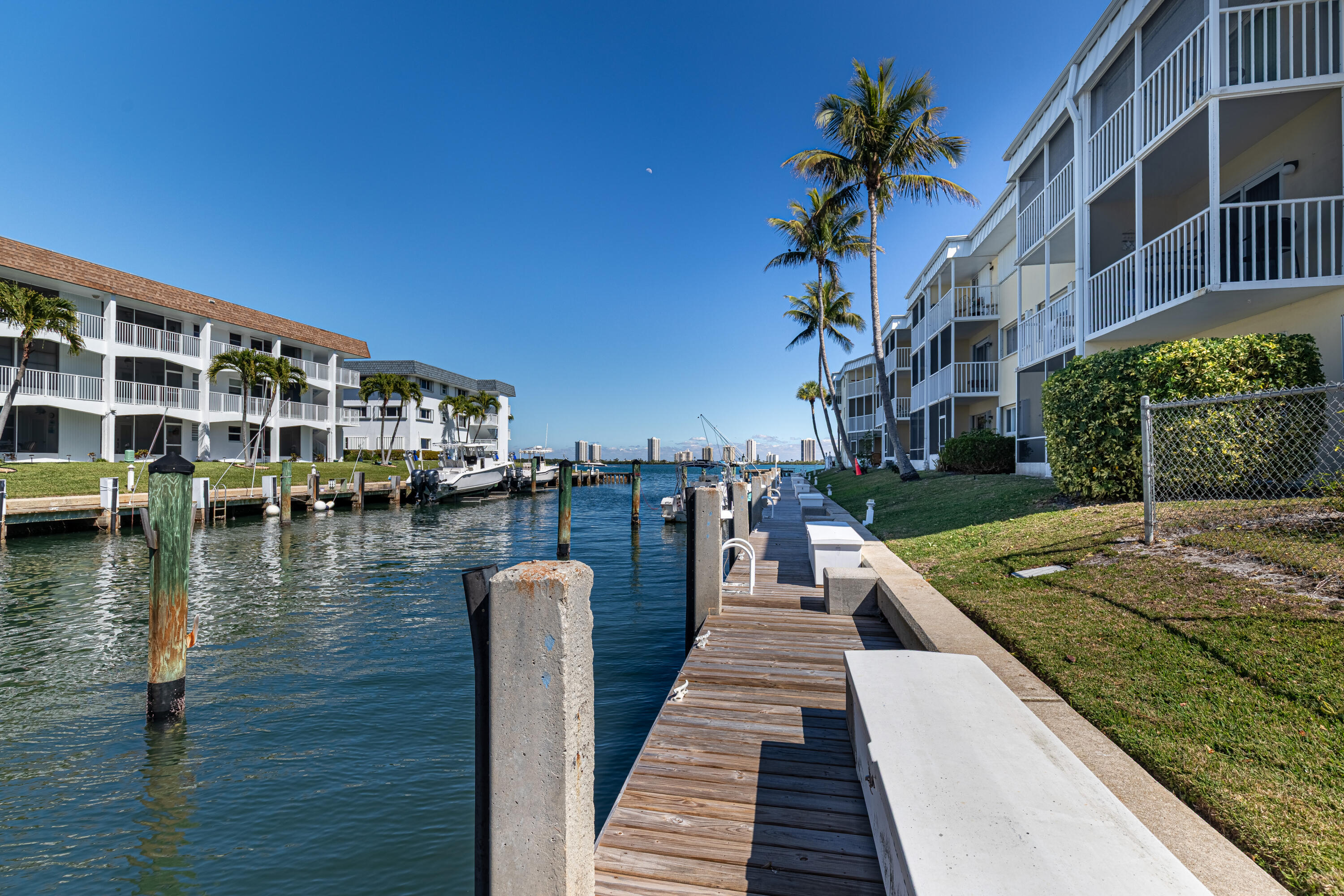 LAKE COLONY APTS ONE INC - Residential