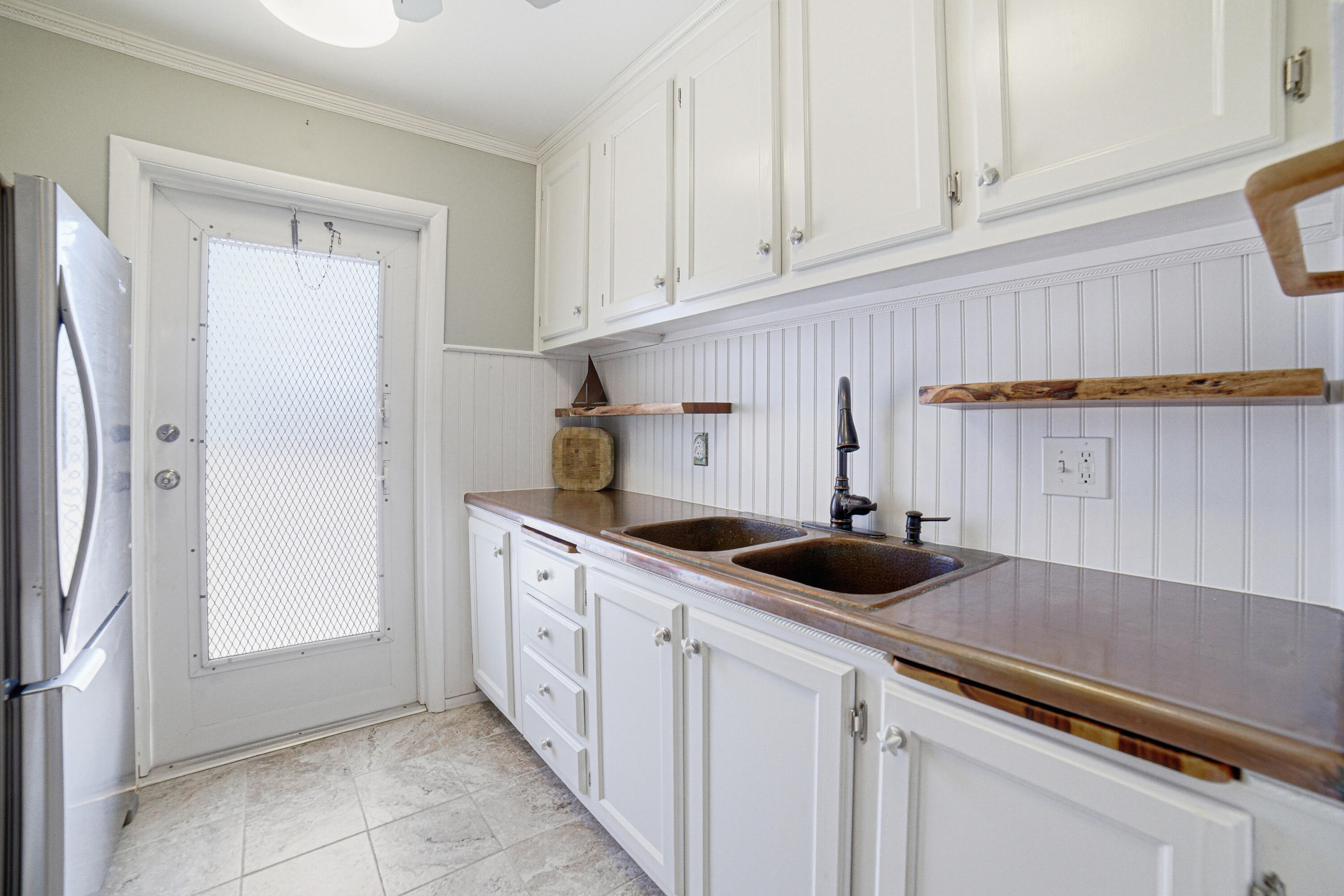 LAKE COLONY APTS ONE INC - Residential