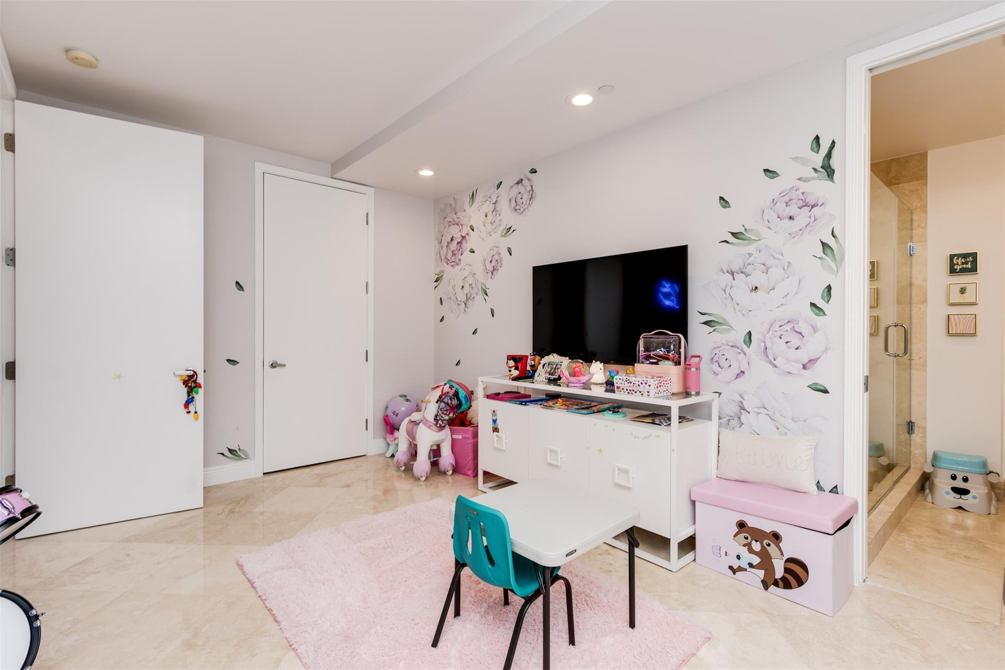PLACE DES ARTS CONDO - Residential