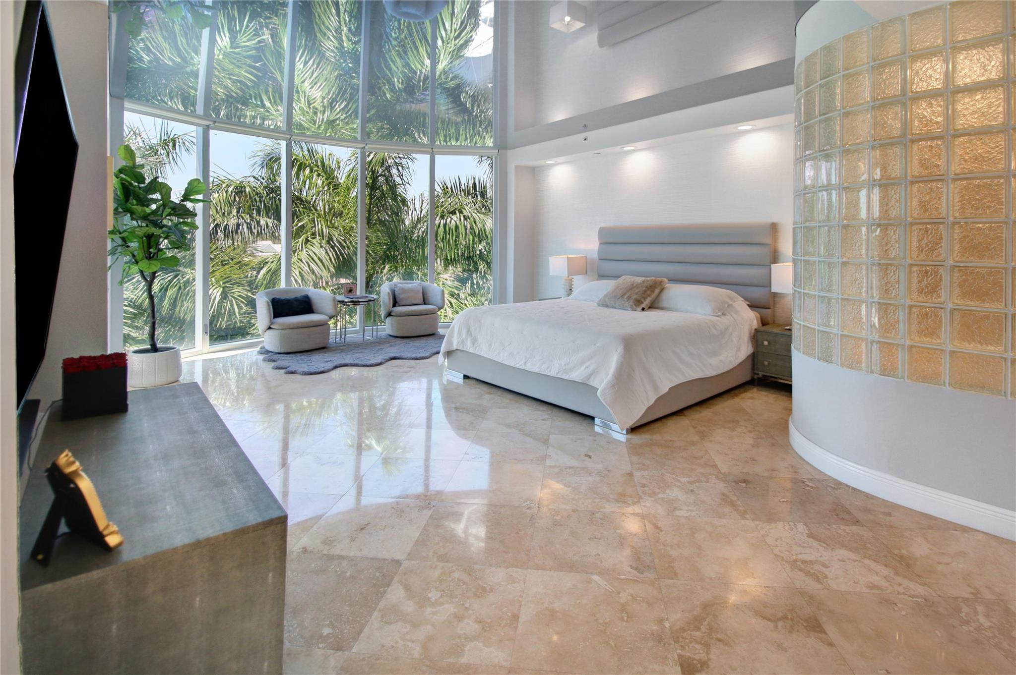 PLACE DES ARTS CONDO - Residential