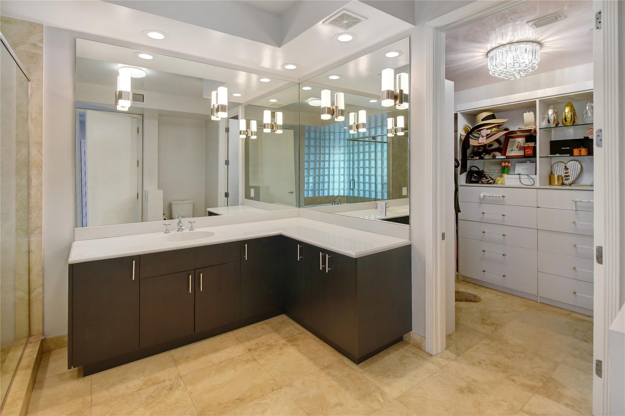 PLACE DES ARTS CONDO - Residential