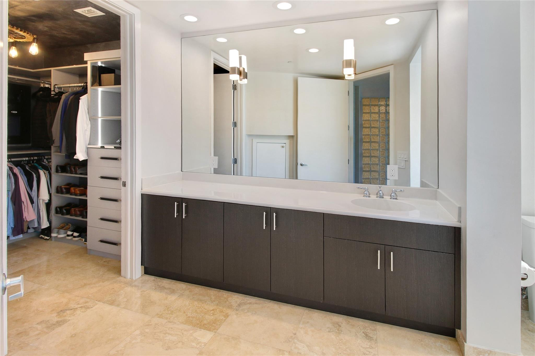 PLACE DES ARTS CONDO - Residential