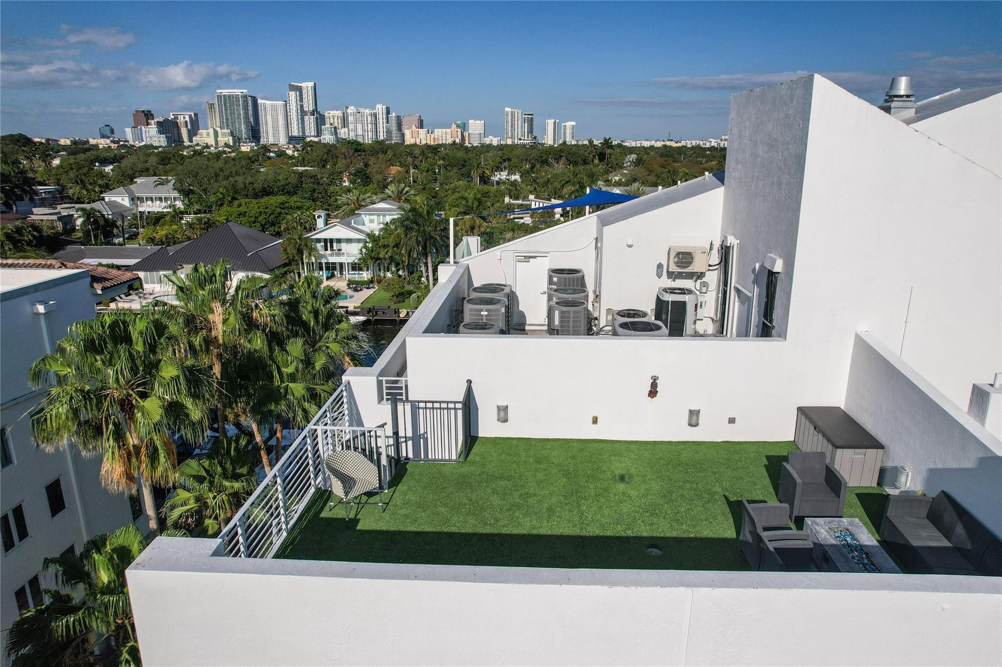 PLACE DES ARTS CONDO - Residential
