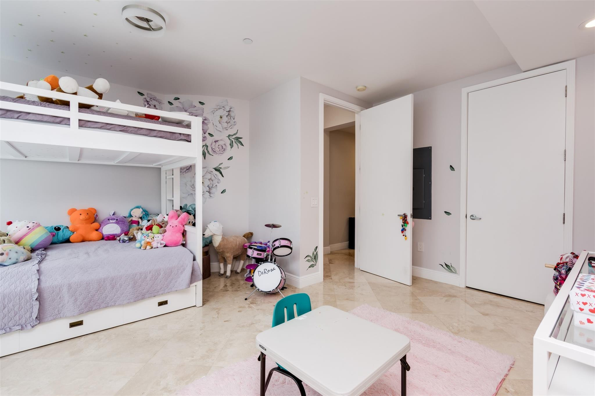 PLACE DES ARTS CONDO - Residential
