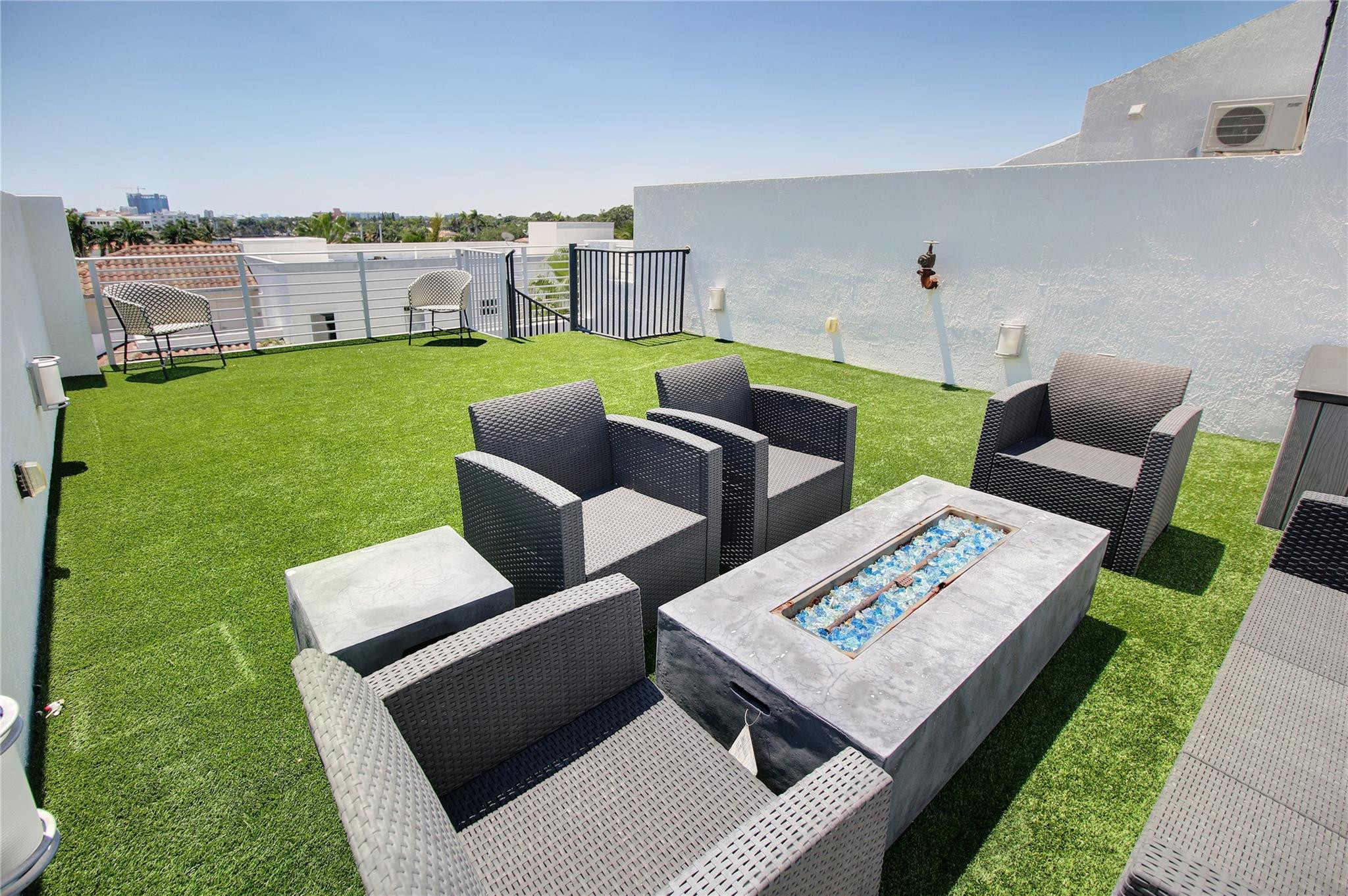 PLACE DES ARTS CONDO - Residential