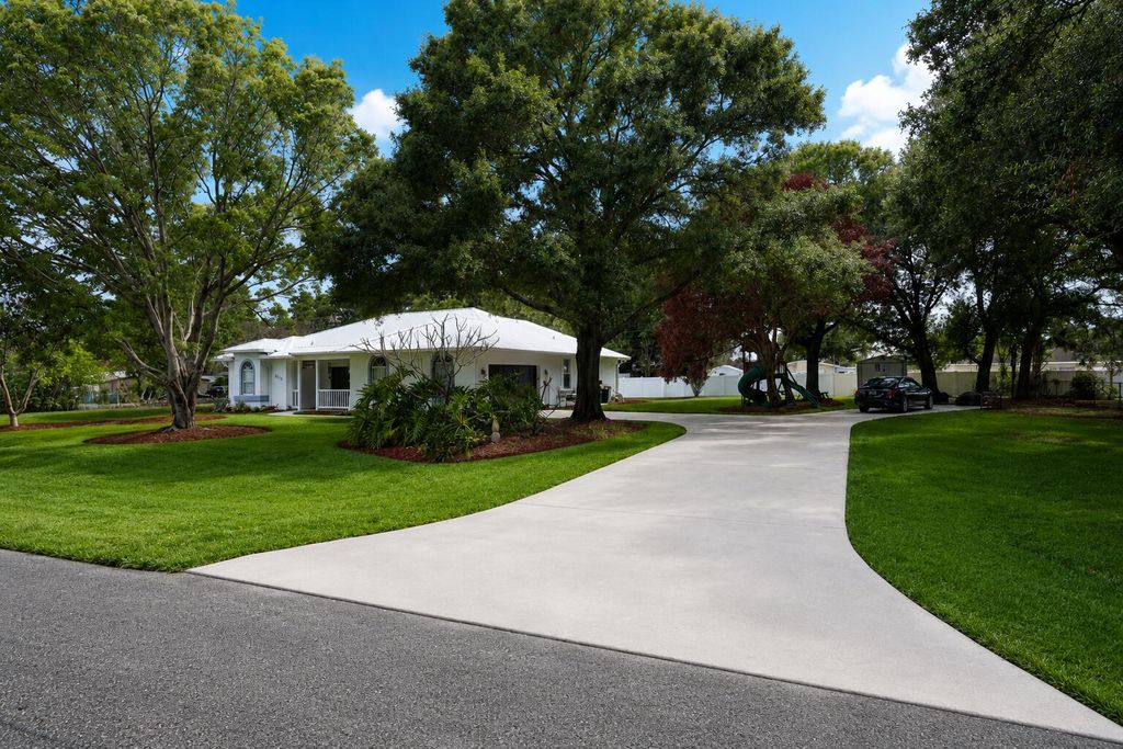 Photo of 3121 S 24th Street, Fort Pierce, FL 34982 (MLS # B26024870)