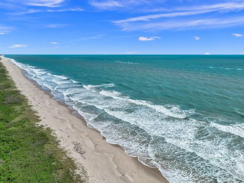 A home in Hutchinson Island