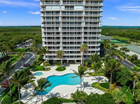 A home in Hutchinson Island