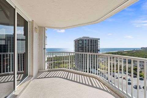 A home in Hutchinson Island