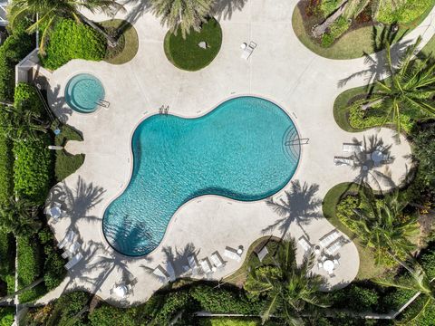 A home in Hutchinson Island