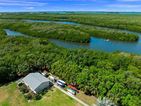 A home in Hutchinson Island