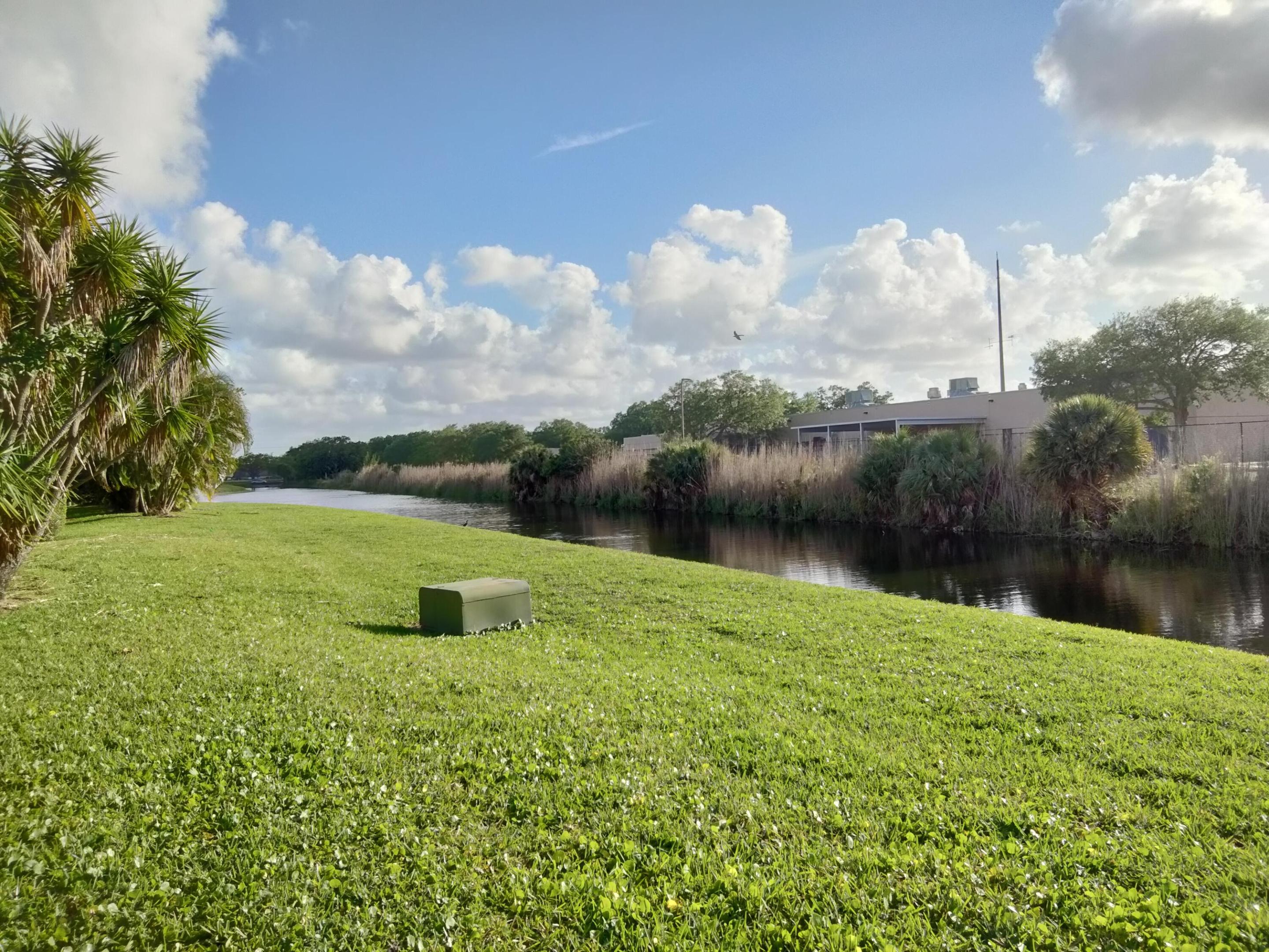 VILLAGE OF SANDALWOOD LAKES 3 - Residential