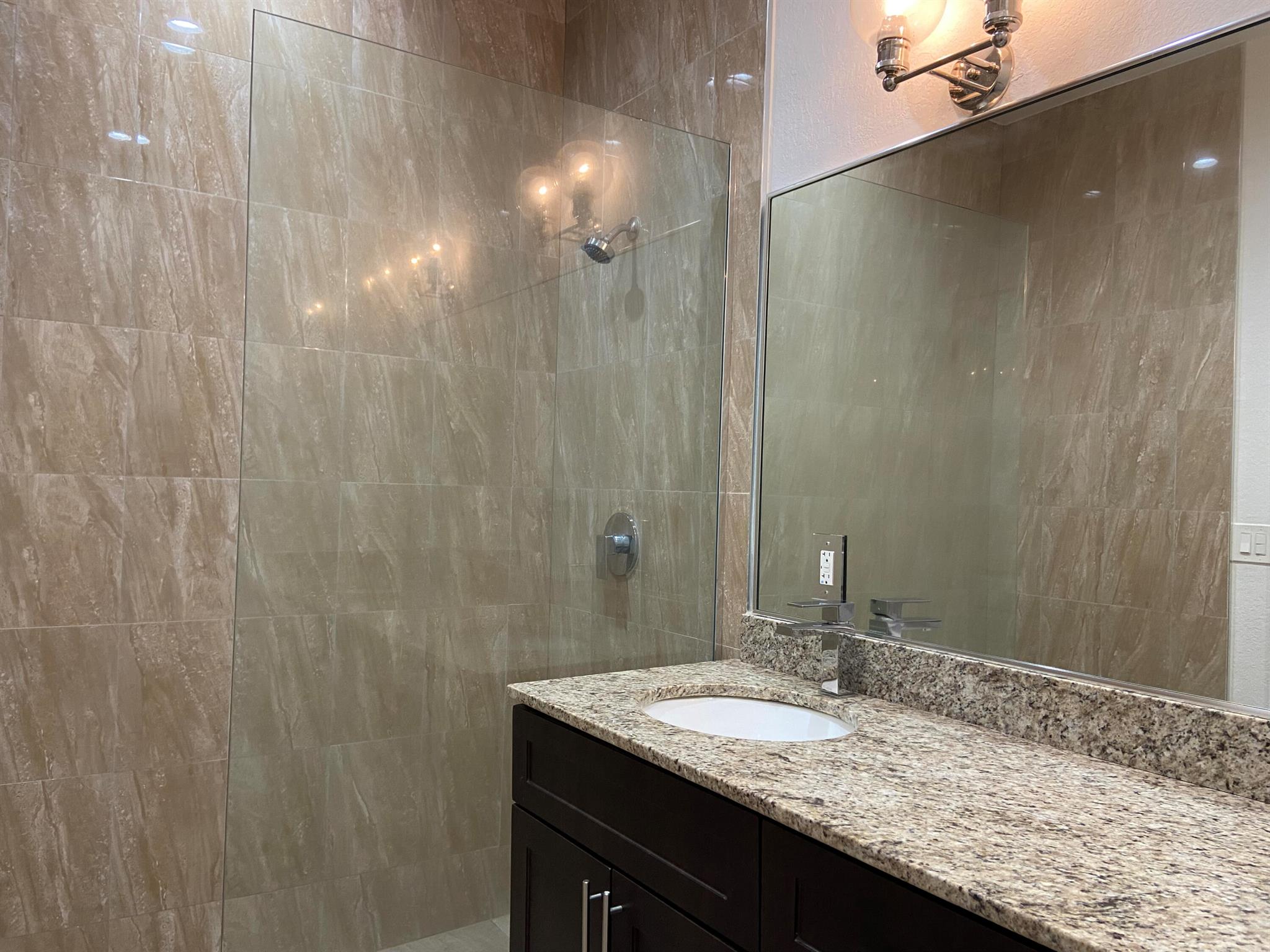 CASA DEL SOL - Residential Lease