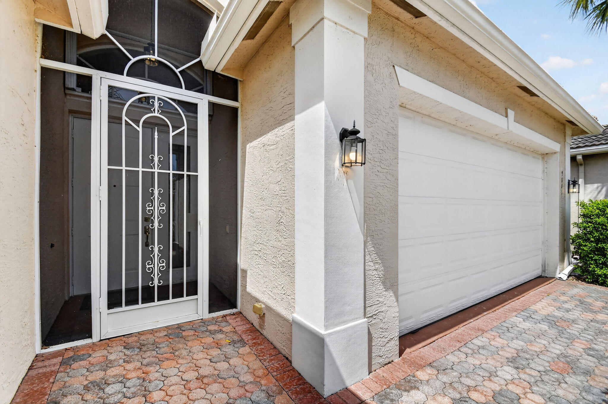 VALENCIA SHORES - Residential