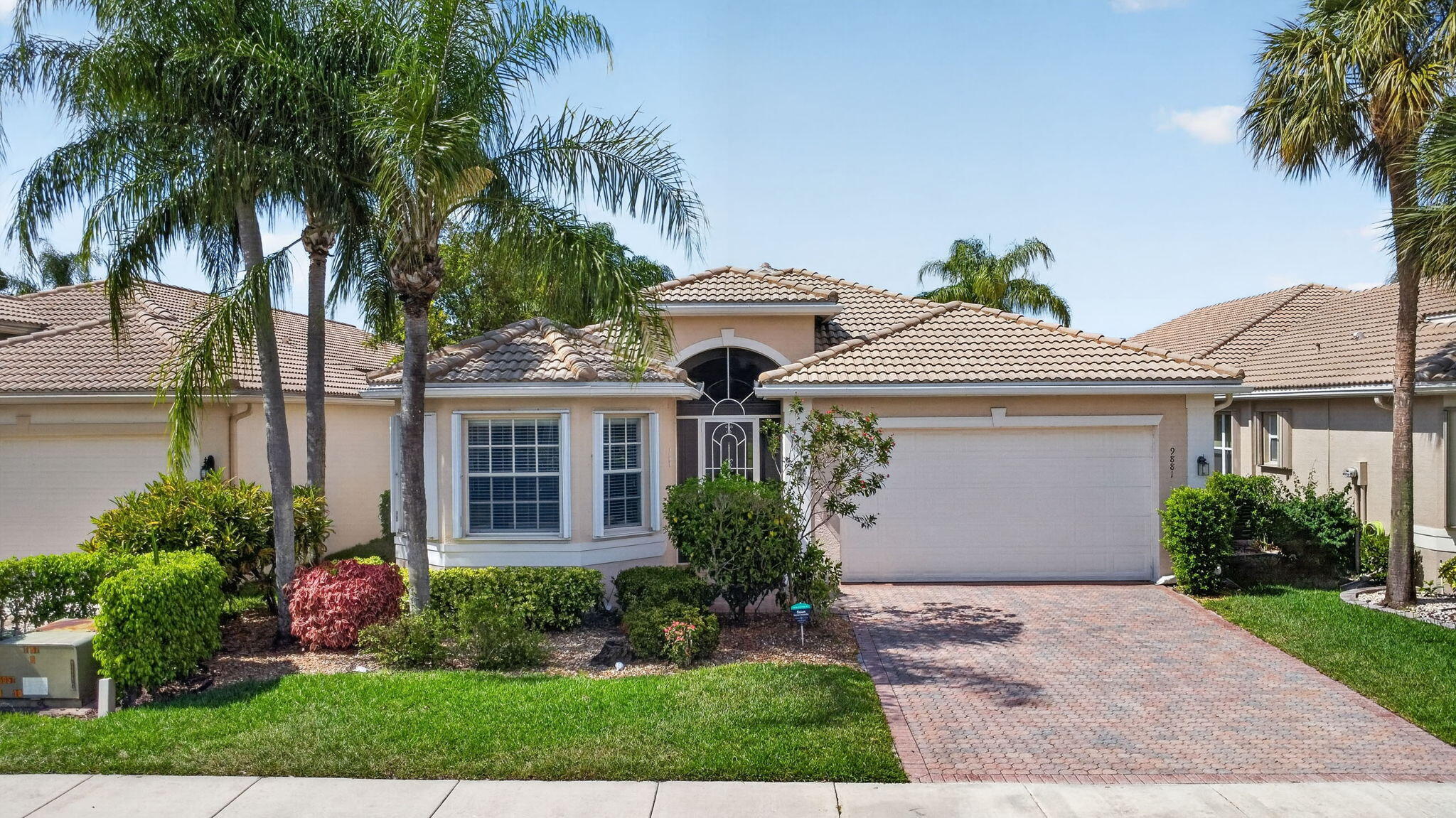VALENCIA SHORES - Residential