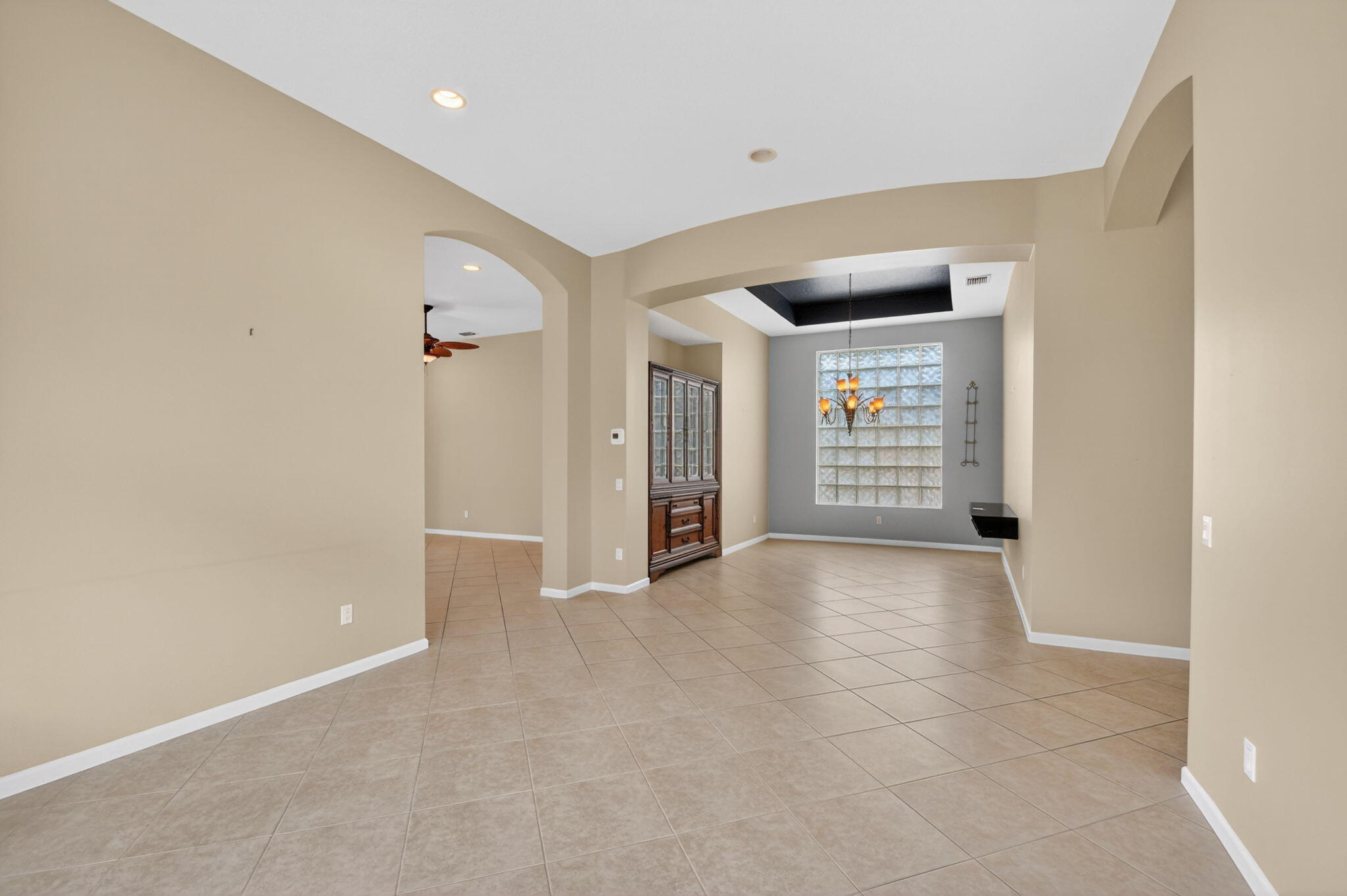 VALENCIA SHORES - Residential
