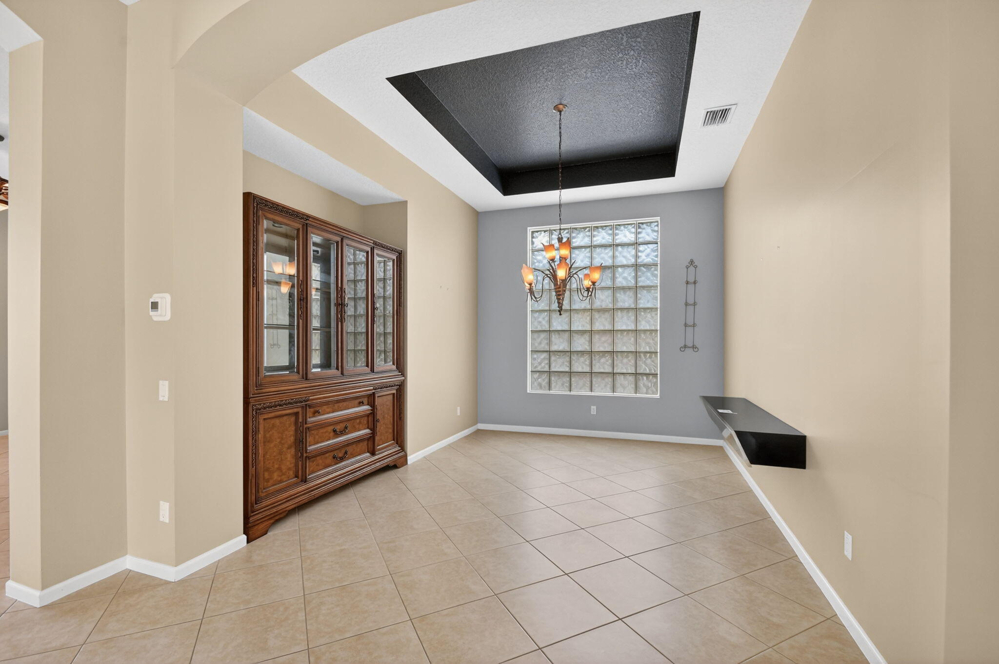 VALENCIA SHORES - Residential