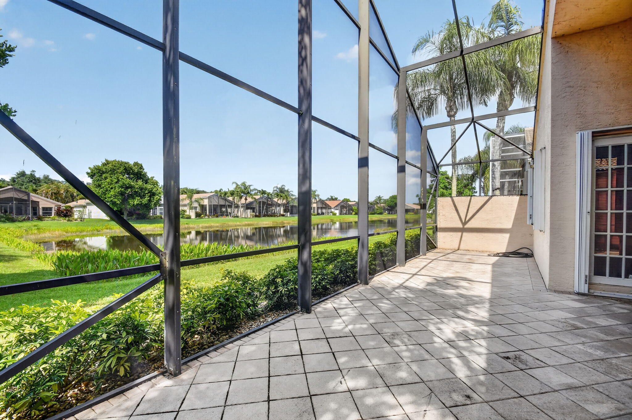 VALENCIA SHORES - Residential