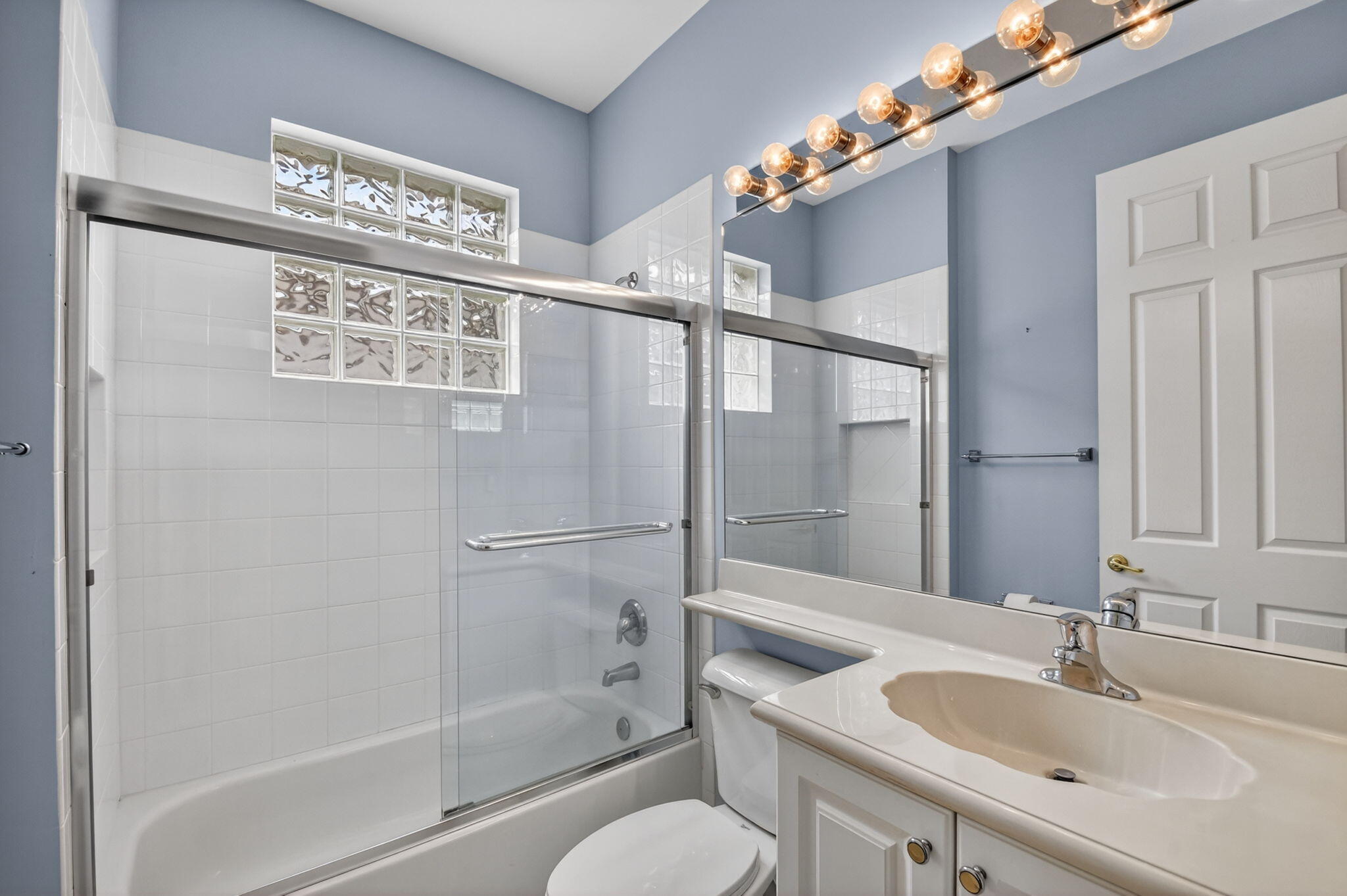 VALENCIA SHORES - Residential