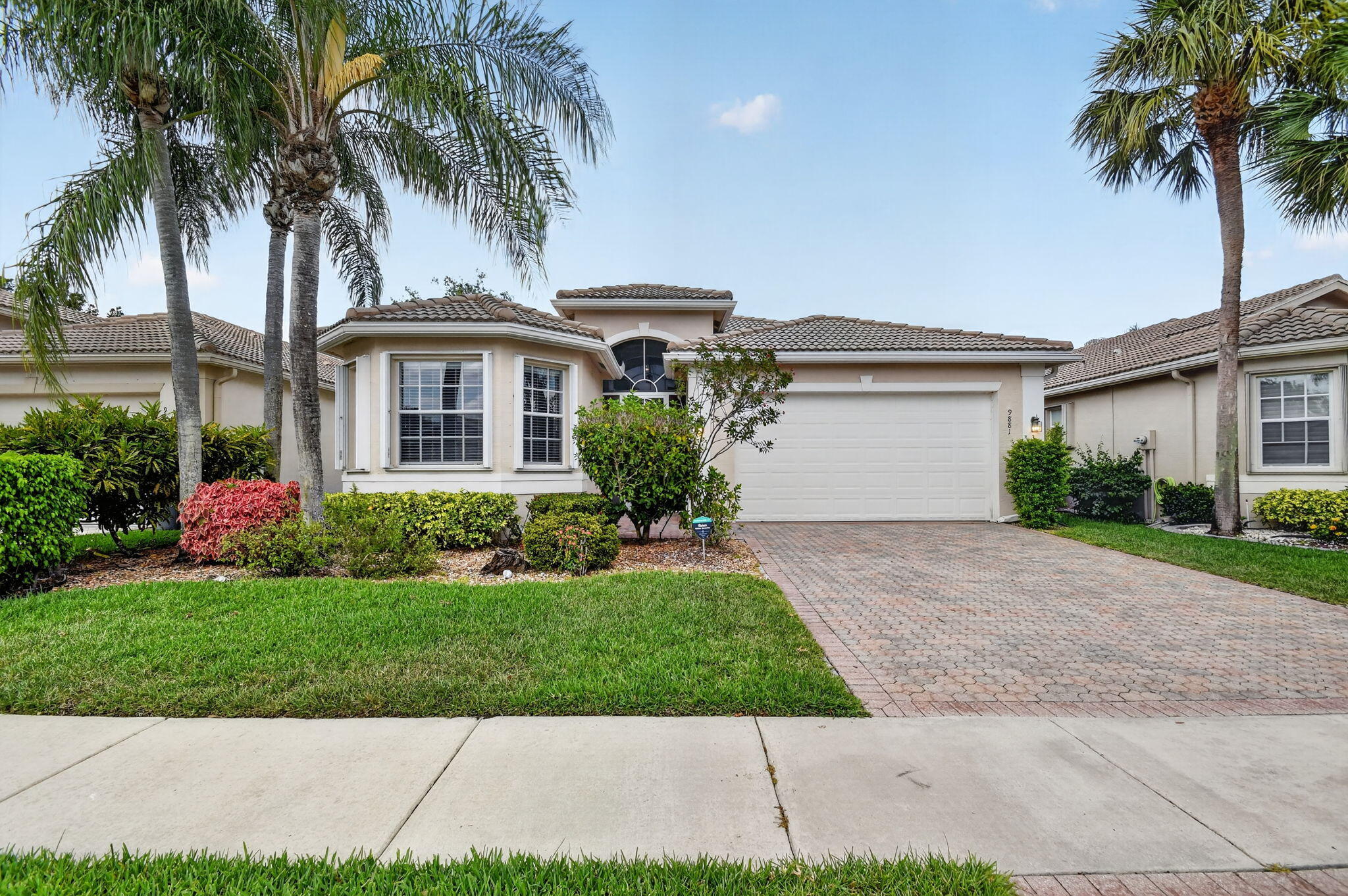 VALENCIA SHORES - Residential
