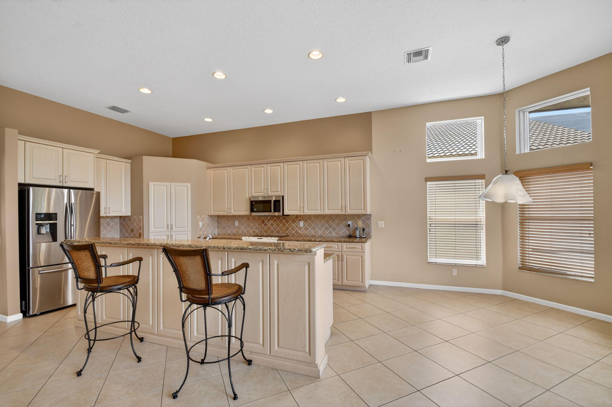 VALENCIA SHORES - Residential