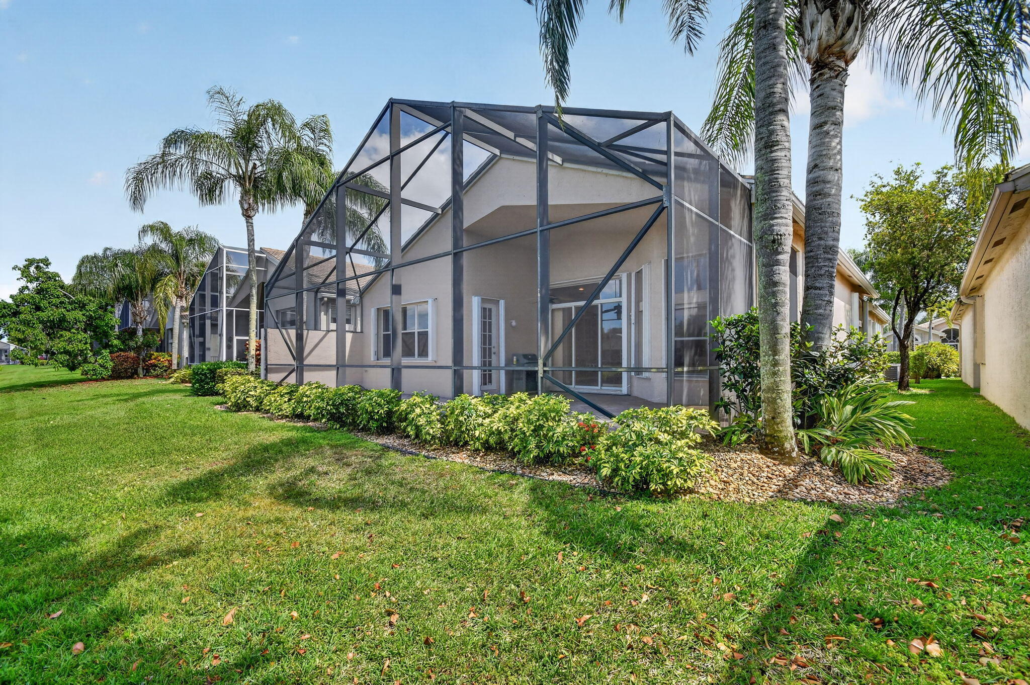 VALENCIA SHORES - Residential