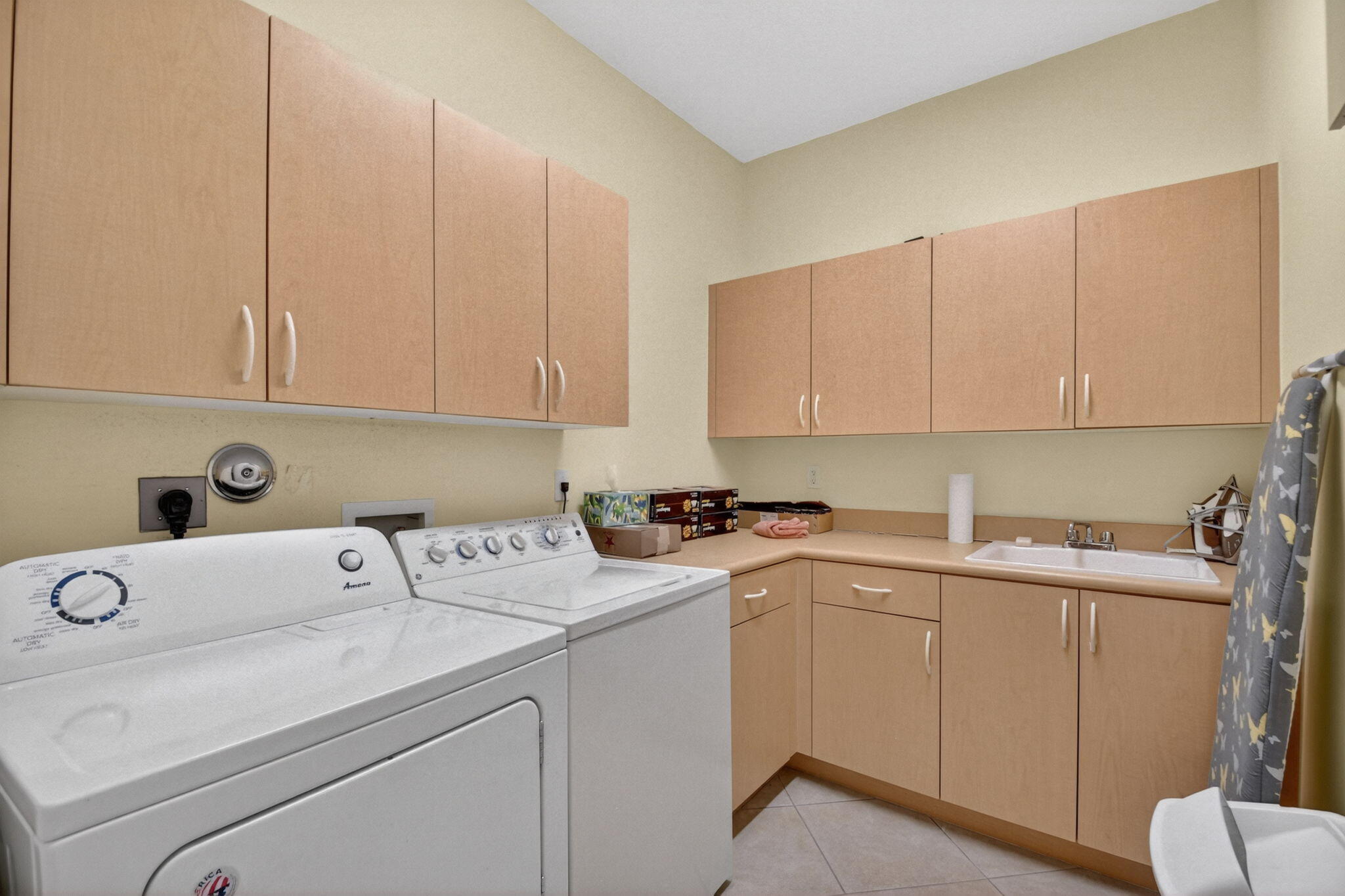 VALENCIA SHORES - Residential