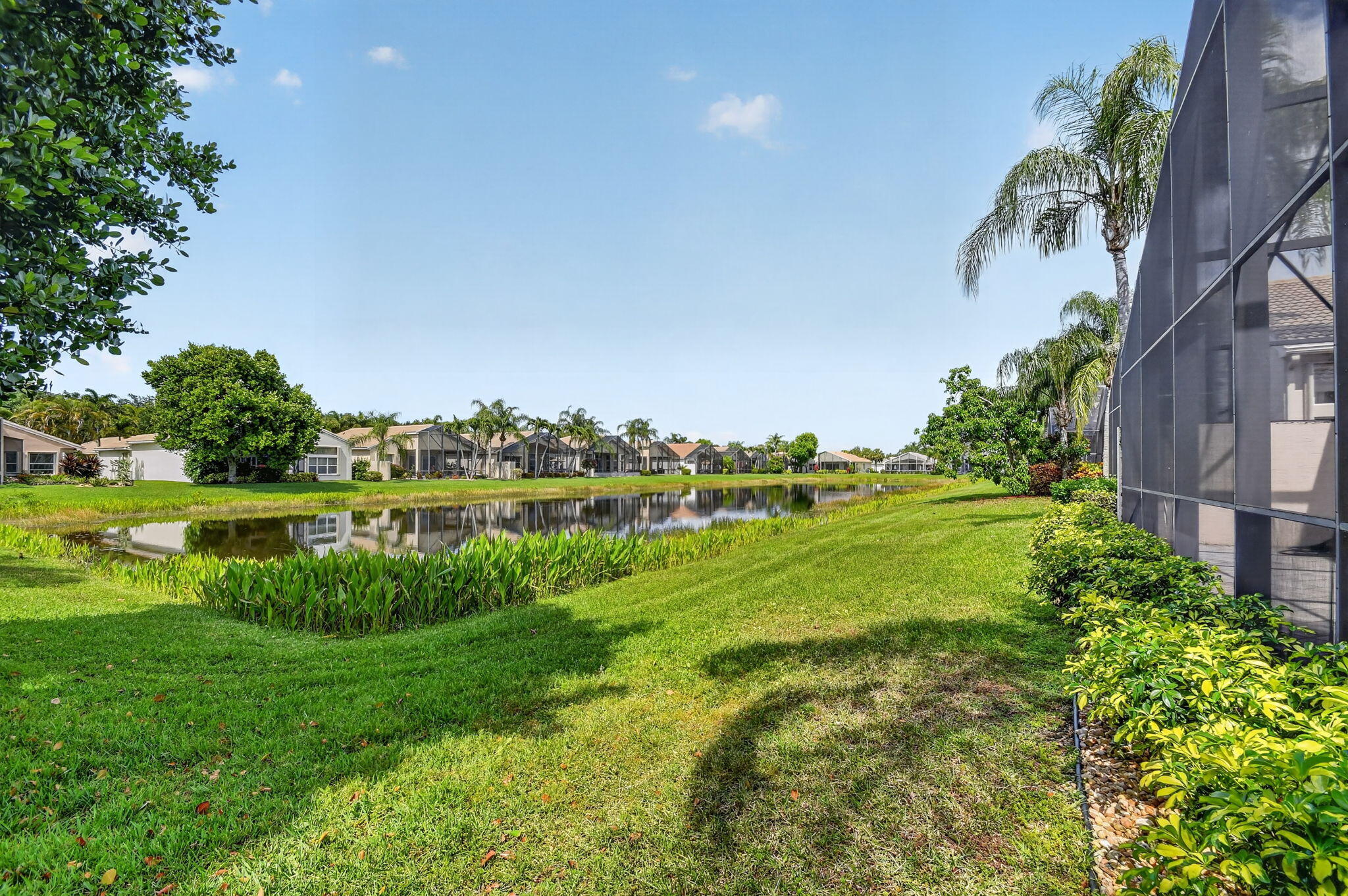 VALENCIA SHORES - Residential