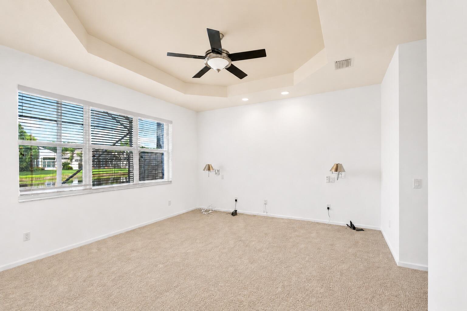 VALENCIA SHORES - Residential