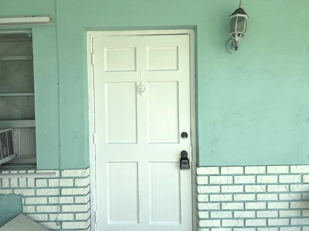 Photo of 886 NE 35TH Street #1, Oakland Park, FL 33334 (MLS # B26057291)