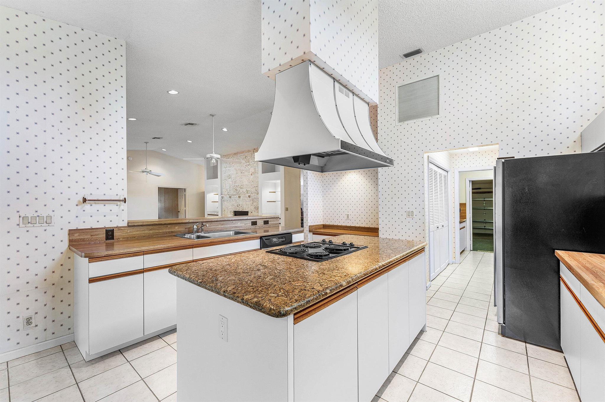 Boca Sailing & Racquet - Residential