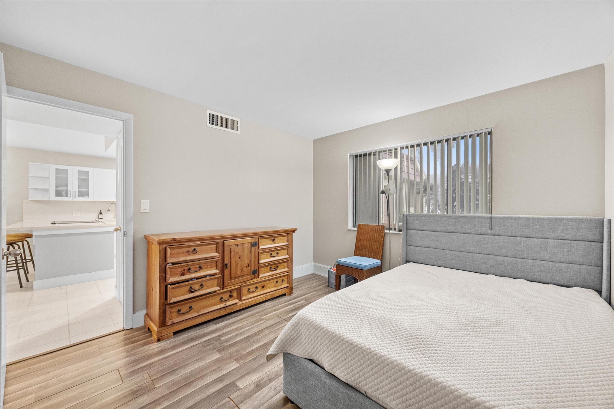 FOUNTAINS OF PALM BEACH CONDO 3 - Residential Lease